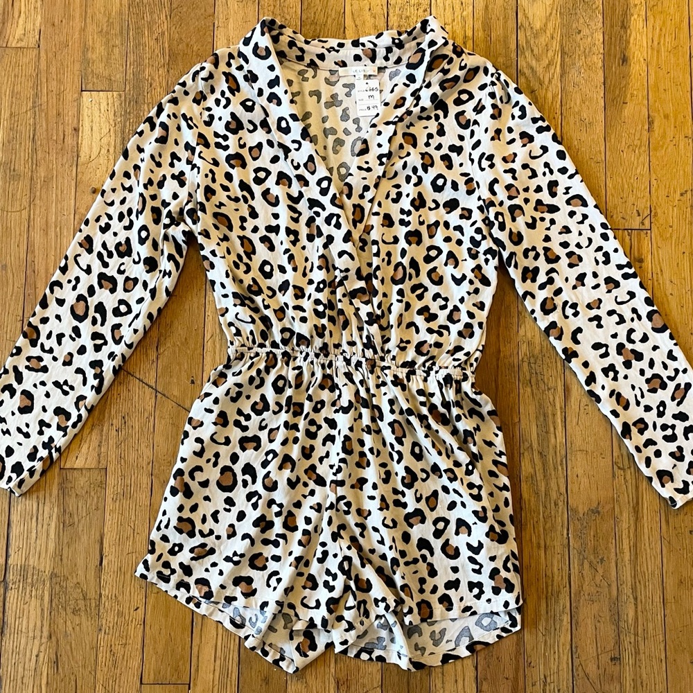 ✧ Le Lis ✧ Long Sleeve Leopard Romper ✧ Size Medium